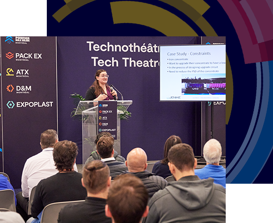 Conférencier s'adressant au public lors d'une session du Technothéâtre.